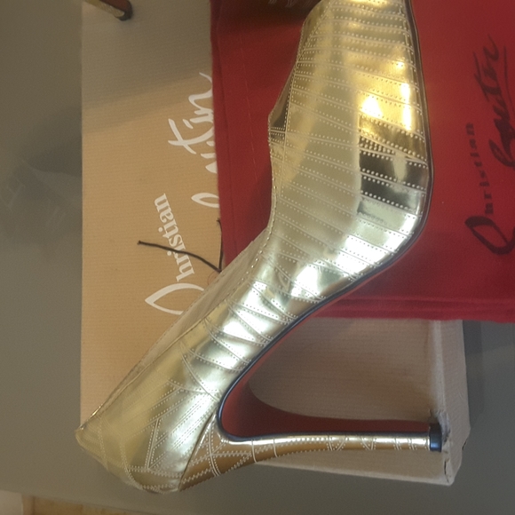 Christian LouBoutin Gold Shoes - Picture 2 of 10